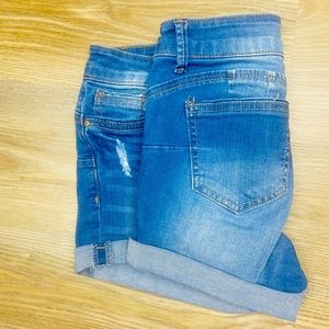 Curvy Uplifting Denim Ripped Shorts